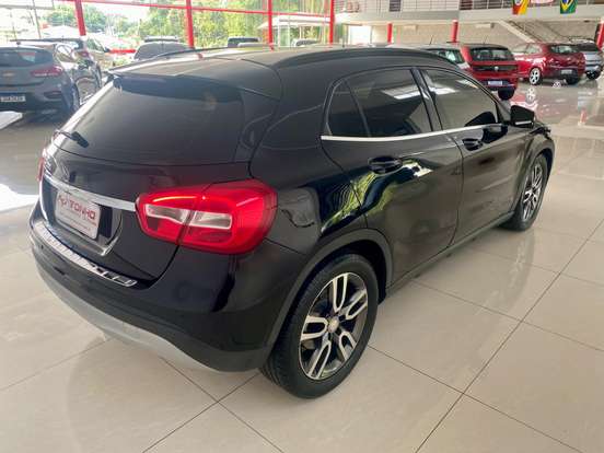 MERCEDES-BENZ-GLA 200-1.6 CGI STYLE 16V TURBO FLEX 4P AUTOMÁTICO MERCEDES-BENZ-GLA 200-2015