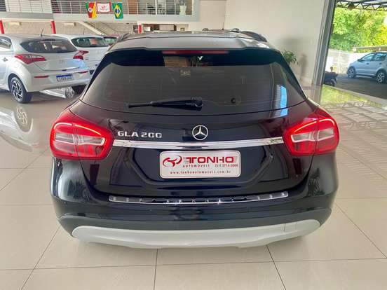 MERCEDES-BENZ-GLA 200-2015