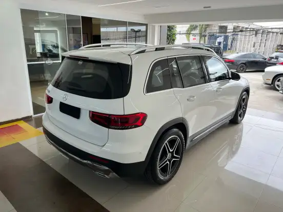 MERCEDES-BENZ-GLB 200-2021