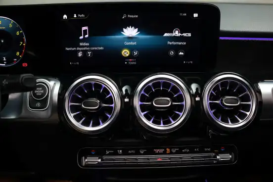 MERCEDES-BENZ-GLB 35 AMG-2023