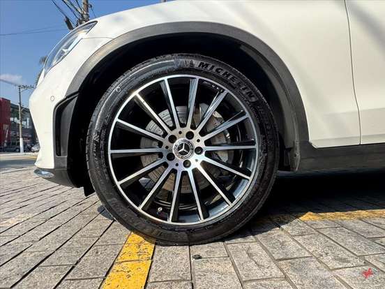 MERCEDES-BENZ-GLC 300-2019