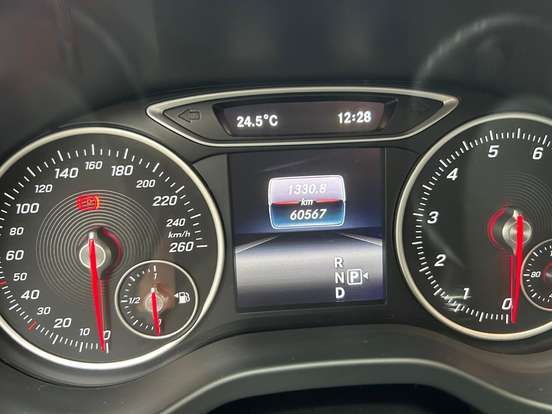 MERCEDES-BENZ-A 200-2016