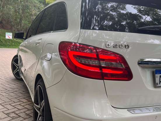 MERCEDES-BENZ-B 200-1.6 SPORT TURBO GASOLINA 4P AUTOMÁTICO MERCEDES-BENZ-B 200-2013
