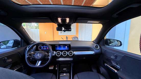 MERCEDES-BENZ-GLB 220-2024