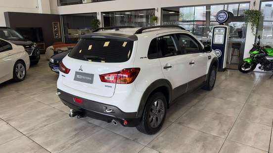MITSUBISHI-ASX-2015