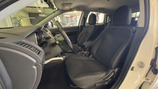 MITSUBISHI-ASX-2015