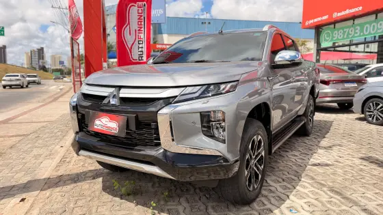 MITSUBISHI L200 TRITON 2.4 16V TURBO DIESEL SPORT HPE-S CD 4P 4X4 AUTOMÁTICO