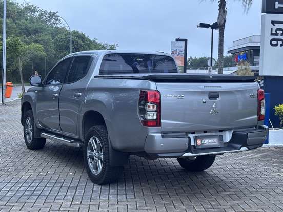 MITSUBISHI-L200 TRITON-2.4 16V TURBO DIESEL SPORT GLS CD 4P 4X4 AUTOMÁTICO MITSUBISHI-L200 TRITON-2022