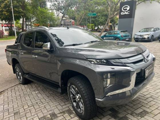 MITSUBISHI L200 TRITON 2.4 16V TURBO DIESEL SPORT HPE-S CD 4P 4X4 AUTOMÁTICO