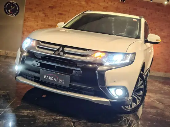 MITSUBISHI-OUTLANDER-2015