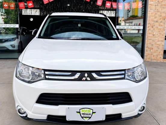 MITSUBISHI-OUTLANDER-2014
