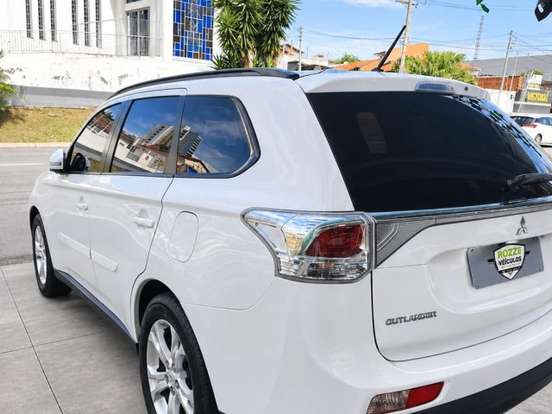 MITSUBISHI-OUTLANDER-2.0 16V GASOLINA 4P AUTOMÁTICO MITSUBISHI-OUTLANDER-2014