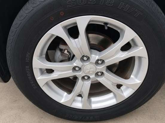 MITSUBISHI-OUTLANDER-2014