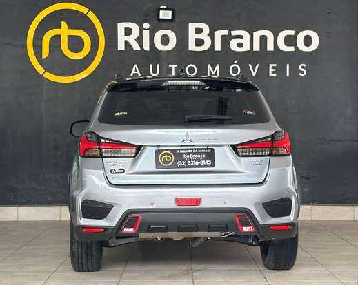 MITSUBISHI-OUTLANDER-2021