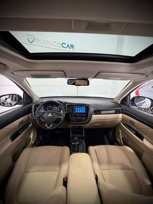 MITSUBISHI-OUTLANDER-2015