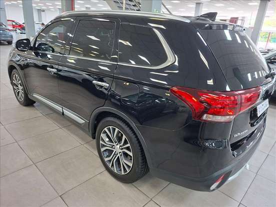 MITSUBISHI-OUTLANDER-2018