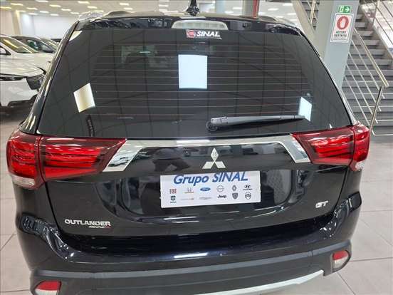 MITSUBISHI-OUTLANDER-3.0 GT 4X4 V6 24V GASOLINA 4P AUTOMÁTICO MITSUBISHI-OUTLANDER-2018