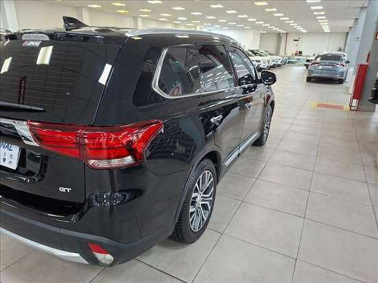 MITSUBISHI-OUTLANDER-3.0 GT 4X4 V6 24V GASOLINA 4P AUTOMÁTICO MITSUBISHI-OUTLANDER-2018
