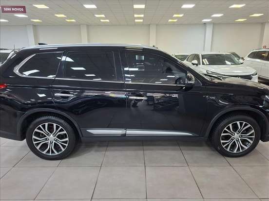 MITSUBISHI-OUTLANDER-3.0 GT 4X4 V6 24V GASOLINA 4P AUTOMÁTICO MITSUBISHI-OUTLANDER-2018