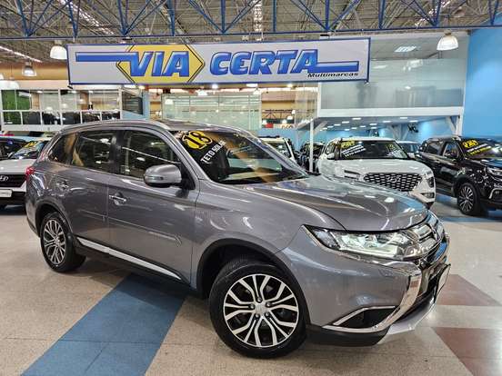MITSUBISHI-OUTLANDER-3.0 GT 4X4 V6 24V GASOLINA 4P AUTOMÁTICO MITSUBISHI-OUTLANDER-2017