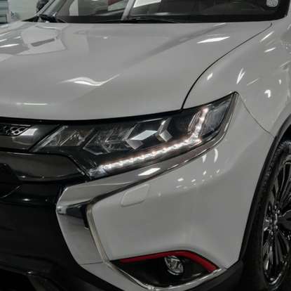 MITSUBISHI-OUTLANDER-2021