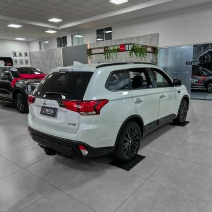 MITSUBISHI-OUTLANDER-3.0 MIVEC V6 GASOLINA HPE-S BLACK EDITION AWD AUTOMÁTICO MITSUBISHI-OUTLANDER-2021