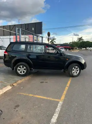 MITSUBISHI-PAJERO-2017