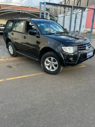MITSUBISHI-PAJERO-2017