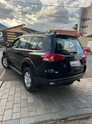 MITSUBISHI-PAJERO-2017