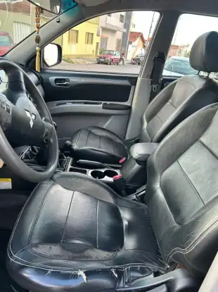 MITSUBISHI-PAJERO-2017