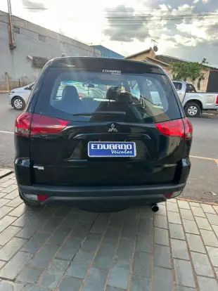 MITSUBISHI-PAJERO-2017