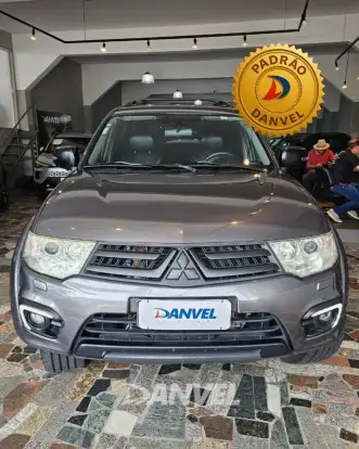 MITSUBISHI-PAJERO-2015