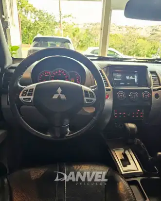 MITSUBISHI-PAJERO-3.5 HPE 4X4 7 LUGARES V6 24V FLEX 4P AUTOMÁTICO MITSUBISHI-PAJERO-2015