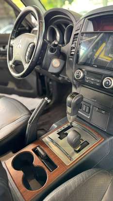 MITSUBISHI-PAJERO FULL-2010