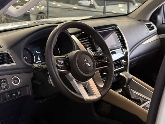 MITSUBISHI-PAJERO SPORT-2024