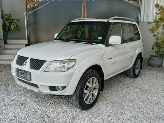 MITSUBISHI-PAJERO TR4-2.0 4X4 16V 140CV FLEX 4P AUTOMÁTICO MITSUBISHI-PAJERO TR4-2012
