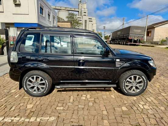 MITSUBISHI-PAJERO TR4-2.0 4X2 16V 140CV FLEX 4P AUTOMÁTICO MITSUBISHI-PAJERO TR4-2013