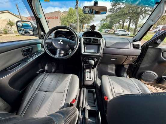 MITSUBISHI-PAJERO TR4-2.0 4X2 16V 140CV FLEX 4P AUTOMÁTICO MITSUBISHI-PAJERO TR4-2013