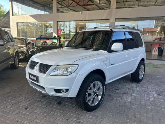 MITSUBISHI-PAJERO TR4-2.0 4X2 16V 140CV FLEX 4P MANUAL MITSUBISHI-PAJERO TR4-2014