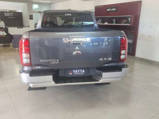 MITSUBISHI-TRITON-2.4 BITURBO DIESEL CD HPE 4X4 AUTOMÁTICO MITSUBISHI-TRITON-2025