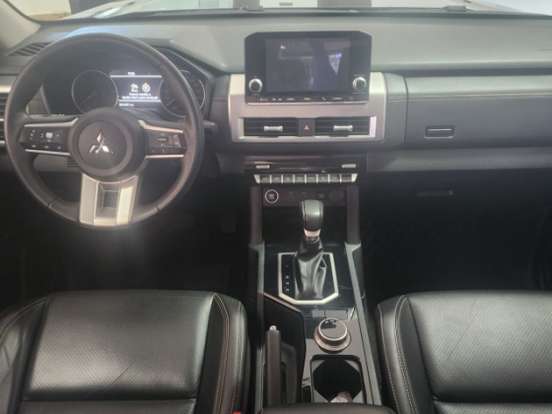 MITSUBISHI-TRITON-2.4 BITURBO DIESEL CD HPE 4X4 AUTOMÁTICO MITSUBISHI-TRITON-2025