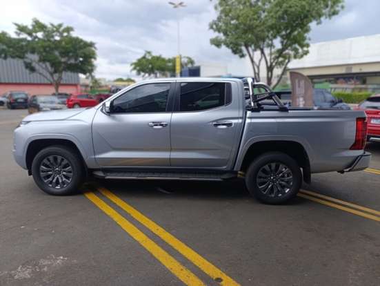 MITSUBISHI-TRITON-2.4 BITURBO DIESEL CD HPE-S 4X4 AUTOMÁTICO MITSUBISHI-TRITON-2025