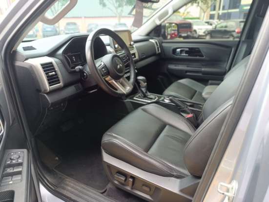 MITSUBISHI-TRITON-2025