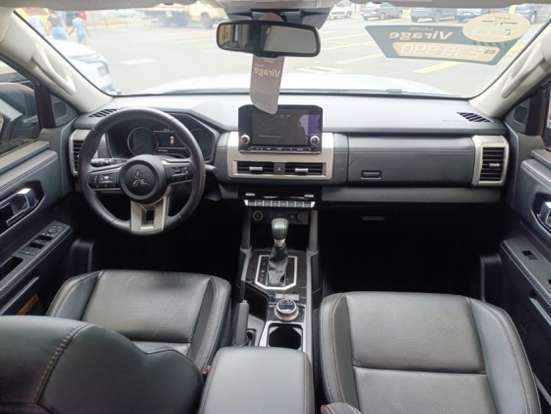 MITSUBISHI-TRITON-2025