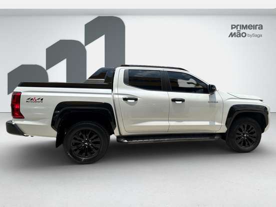 MITSUBISHI-TRITON-2025