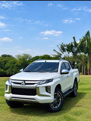 MITSUBISHI L200 TRITON 2.4 16V TURBO DIESEL SPORT HPE-S CD 4P 4X4 AUTOMÁTICO