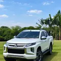 MITSUBISHI L200 TRITON 2.4 16V TURBO DIESEL SPORT HPE-S CD 4P 4X4 AUTOMÁTICO MITSUBISHI L200 TRITON 2.4 16V TURBO DIESEL SPORT HPE-S CD 4P 4X4 AUTOMÁTICO
