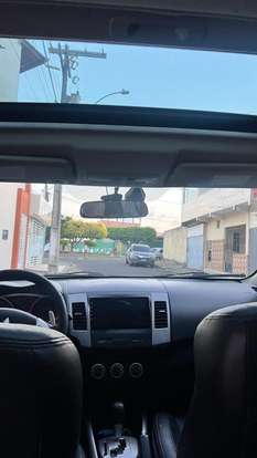 MITSUBISHI-OUTLANDER-2011