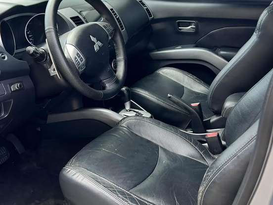 MITSUBISHI-OUTLANDER-2.0 16V GASOLINA 4P AUTOMÁTICO MITSUBISHI-OUTLANDER-2011