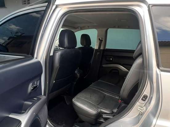 MITSUBISHI-OUTLANDER-2.0 16V GASOLINA 4P AUTOMÁTICO MITSUBISHI-OUTLANDER-2011